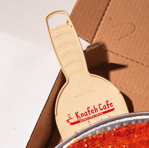 Plates and Spatula
